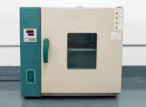 ELEKTRISCHER HEISSLUFT-TROCKENOFEN